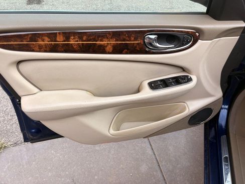 Used 2004 Jaguar XJ8 RWD image 12