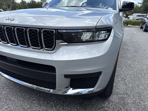 Used 2025 Jeep Grand Cherokee L Laredo RWD image 10