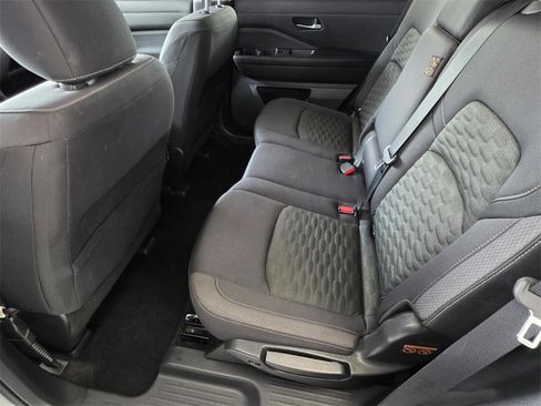 Used 2022 Nissan Pathfinder SV image 8