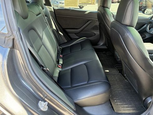 Used 2018 Tesla Model 3 Long Range image 27