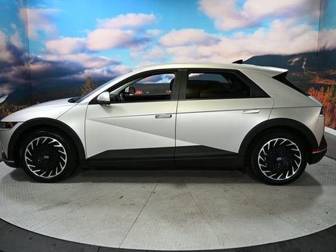 Used 2023 Hyundai Ioniq 5 SEL image 5