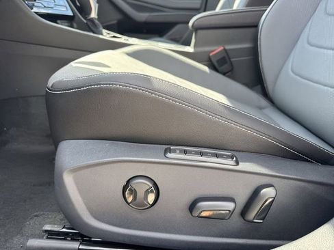 New 2025 Volkswagen Jetta SEL image 12