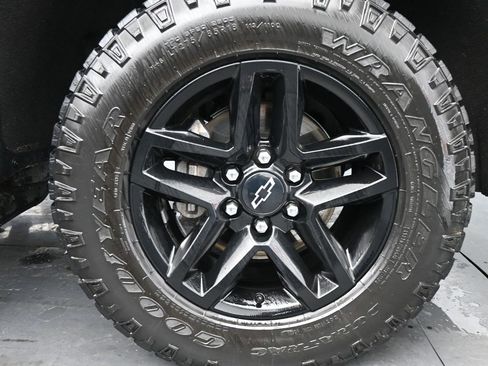 Used 2021 Chevrolet Silverado 1500 LT Trail Boss image 11