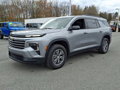 Certified 2025 Chevrolet Traverse LT AWD/4WD image 3