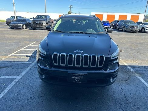 Used 2014 Jeep Cherokee Latitude w/ Cold Weather Group AWD/4WD image 2