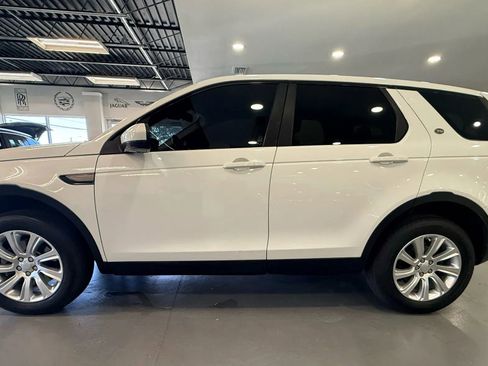 Used 2017 Land Rover Discovery Sport SE AWD/4WD image 8