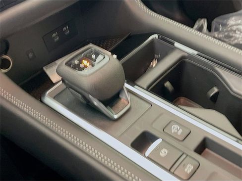 New 2026 Nissan Pathfinder Platinum image 12