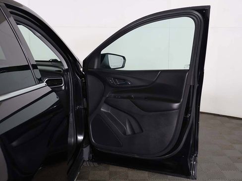 Used 2020 Chevrolet Equinox LT image 18