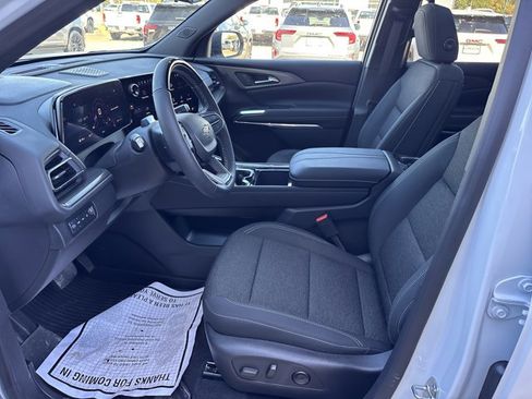 New 2026 Chevrolet Traverse LT w/ Enhanced Driving Package image 14