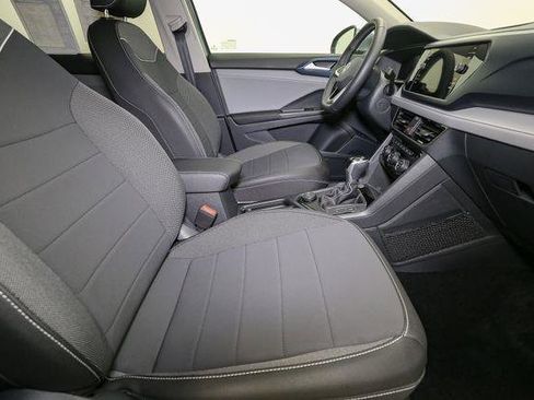 Certified 2024 Volkswagen Taos SE image 21