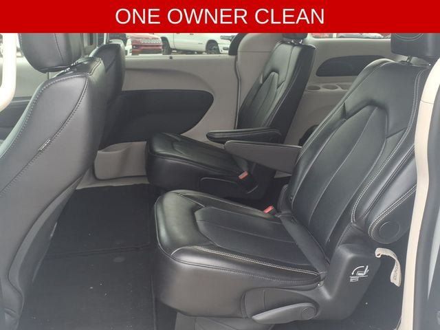 Used 2024 Chrysler Pacifica Touring-L FWD image 14