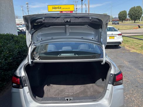 Used 2025 Nissan Versa SV FWD image 29