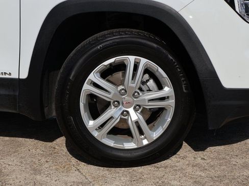 Used 2024 GMC Terrain SLE image 25