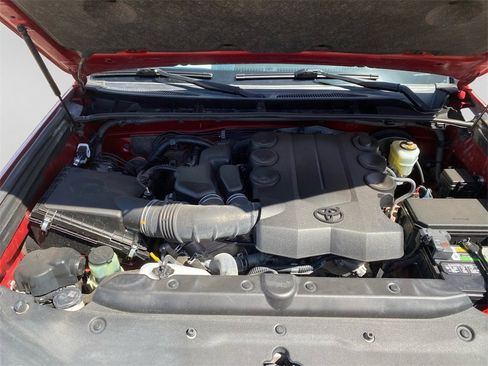 Used 2020 Toyota 4Runner SR5 image 9