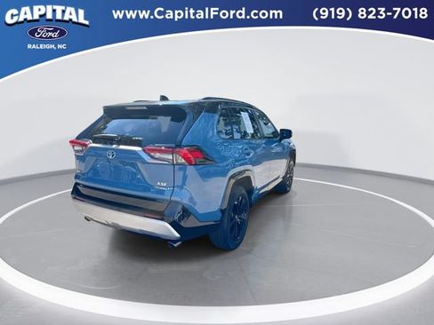 Used 2022 Toyota RAV4 XSE AWD/4WD image 8