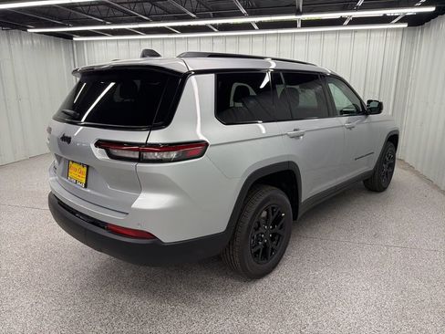 New 2025 Jeep Grand Cherokee L Altitude image 6
