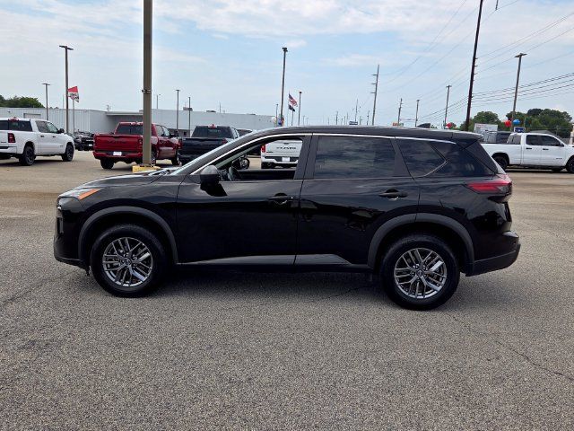 Used 2024 Nissan Rogue S AWD/4WD image 4