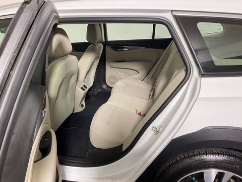 Used 2018 Buick Regal Preferred w/ Sights and Sounds Package image 32