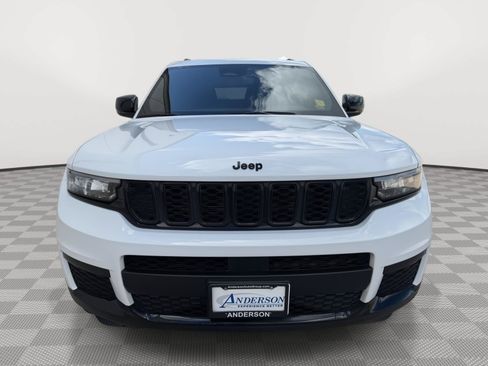 Used 2024 Jeep Grand Cherokee L Altitude AWD/4WD image 2