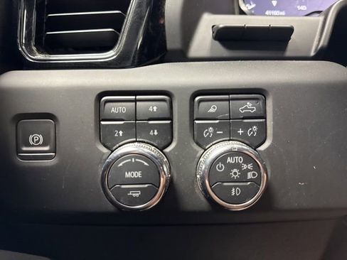 Used 2025 GMC Sierra 1500 AT4 w/ AT4 Premium Package image 8