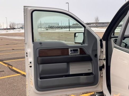 Used 2013 Ford F150 Lariat w/ Lariat Chrome Pkg image 4