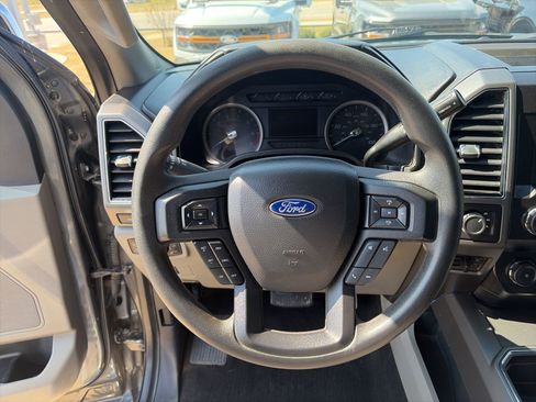 Used 2019 Ford F250 XLT w/ XLT Premium Package image 16