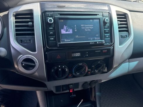 Used 2014 Toyota Tacoma 4x4 Access Cab V6 w/ TRD Off-Road Package image 12
