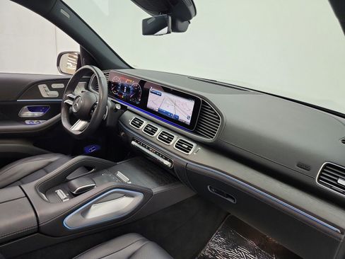 Used 2024 Mercedes-Benz GLS 450 4MATIC image 19