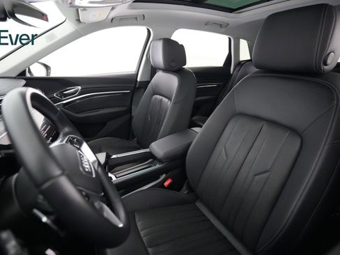 Used 2023 Audi e-tron Premium Plus w/ Premium Plus Package AWD/4WD image 4
