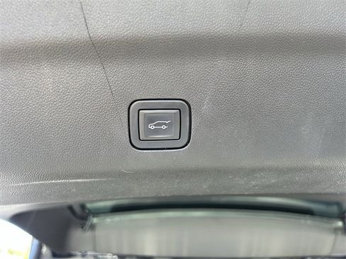 Used 2021 Chevrolet Suburban RST image 17