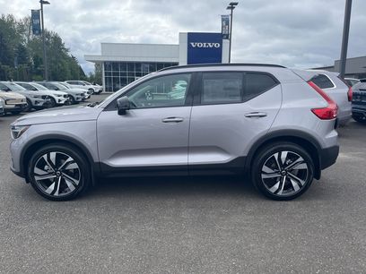 New 2026 Volvo XC40 B5 Ultra w/ Climate Package
