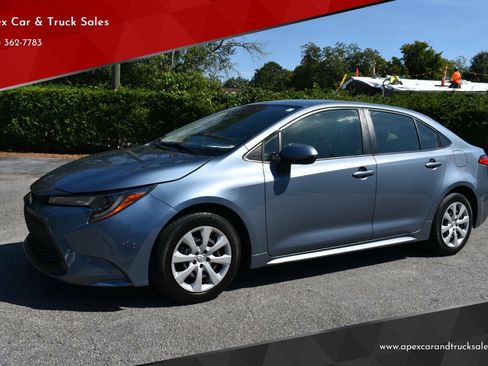 Used 2022 Toyota Corolla LE FWD image 1