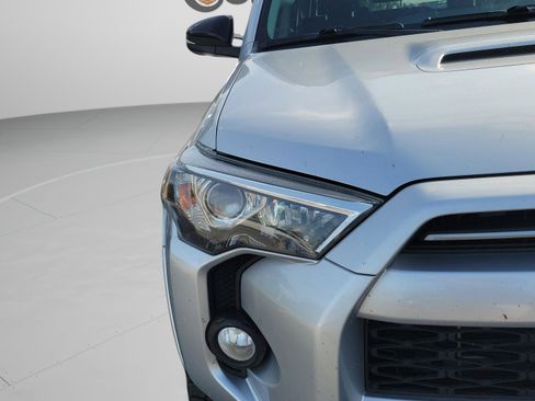 Used 2020 Toyota 4Runner Venture AWD/4WD image 14