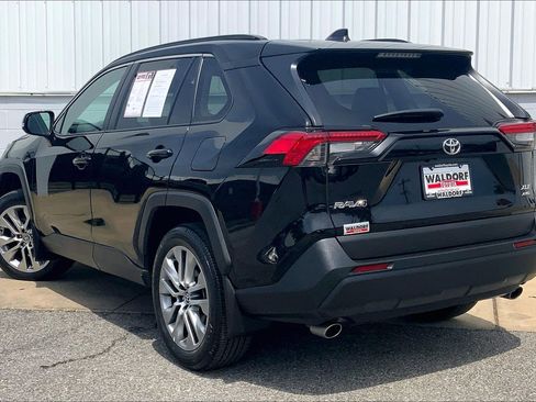 Used 2025 Toyota RAV4 XLE Premium w/ Weather Package AWD/4WD image 15