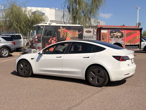 Used 2022 Tesla Model 3 Long Range AWD/4WD image 3