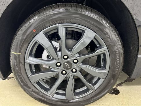 Used 2023 Chevrolet Equinox RS AWD/4WD image 27