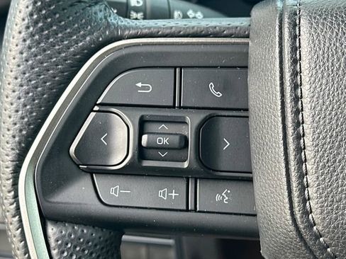 Used 2025 Toyota Tundra SR5 w/ SR5 Premium Package AWD/4WD image 19