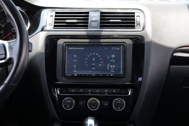 Used 2017 Volkswagen Jetta GLI FWD image 36