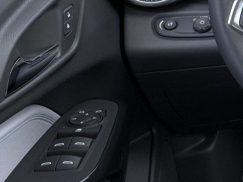 New 2025 Chevrolet Trax LT w/ Driver Confidence Package FWD image 22