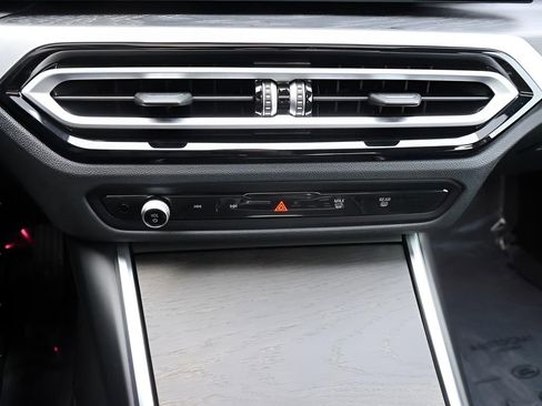 Used 2024 BMW 430i xDrive Coupe w/ Premium Package image 26