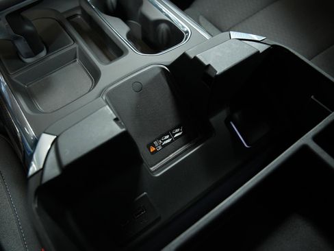 Used 2025 Chevrolet Silverado 1500 LT image 37