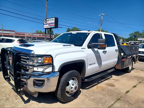 Used 2018 GMC Sierra 3500 4x4 Crew Cab w/ Sierra Convenience Package image 1
