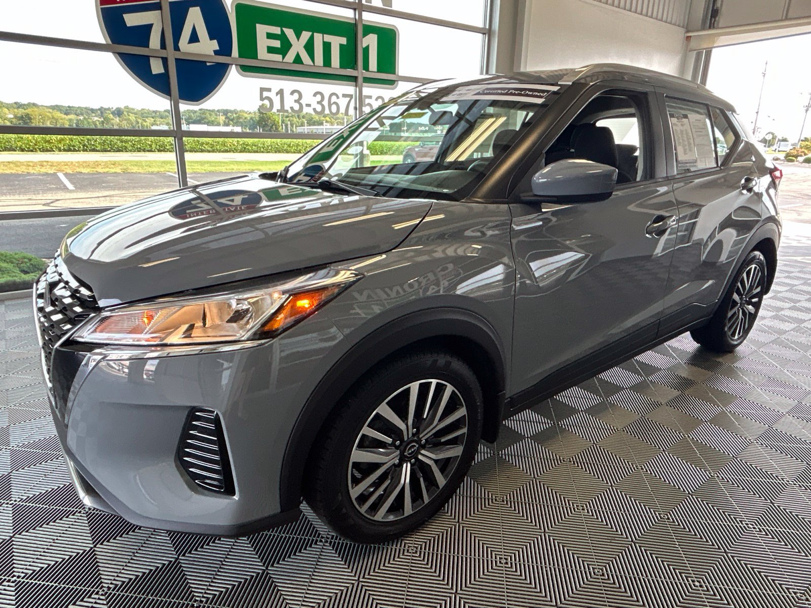 Used 2023 Nissan Kicks SV FWD image 3