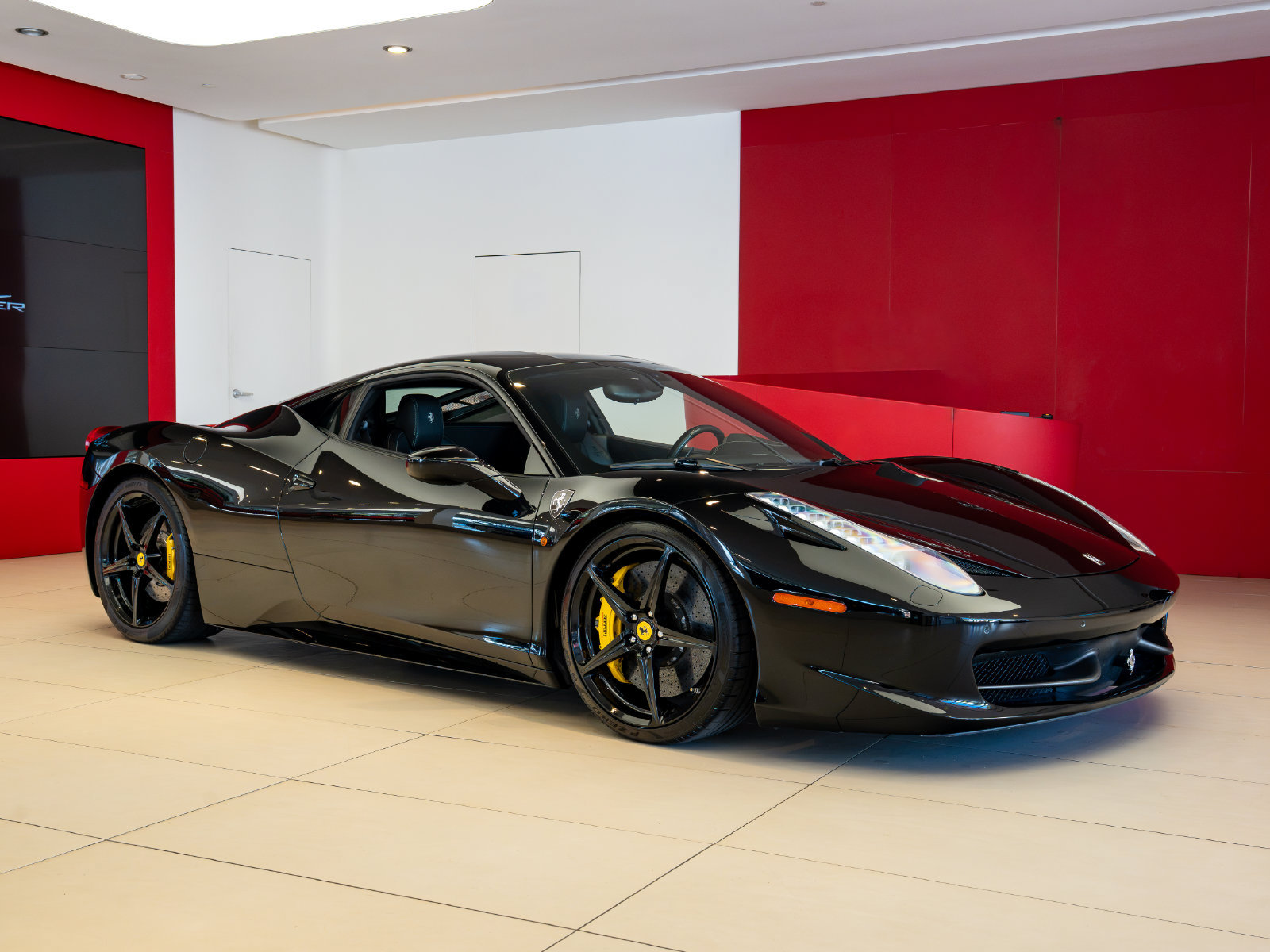 Used 2014 Ferrari 458 Italia Coupe RWD image 1