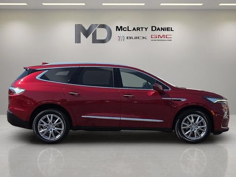 Used 2023 Buick Enclave Essence w/ Experience Buick Package FWD image 15