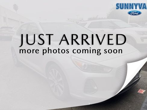 Used 2018 Hyundai Elantra GT image 1