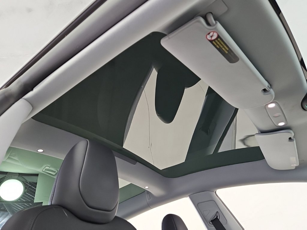 Used 2025 Tesla Model 3 Long Range RWD image 18
