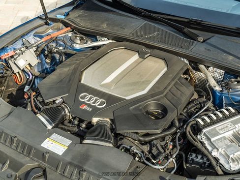 Used 2024 Audi RS 7 Performance AWD/4WD image 16