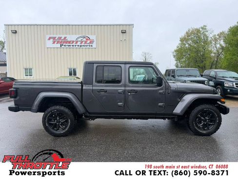 Used 2023 Jeep Gladiator Sport AWD/4WD image 11