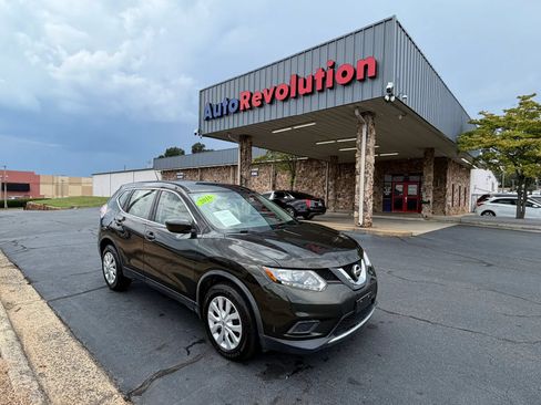 Used 2016 Nissan Rogue S FWD image 1